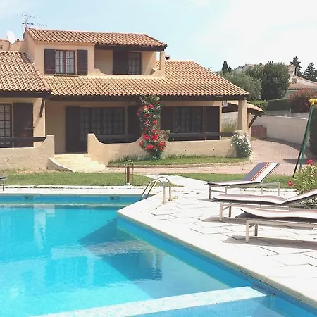 فيلة Style Provencal Gignac-la-Nerthe